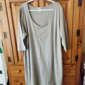 Jessica London, 24, Grey, long-sleeved nightgown